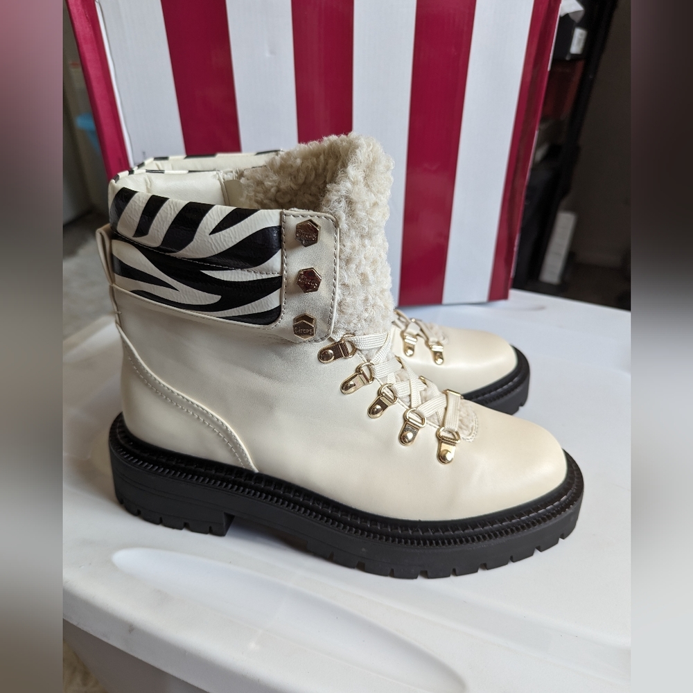 Circus by Sam Edelman Womens Ivory With Zebra Print Combat Boo…